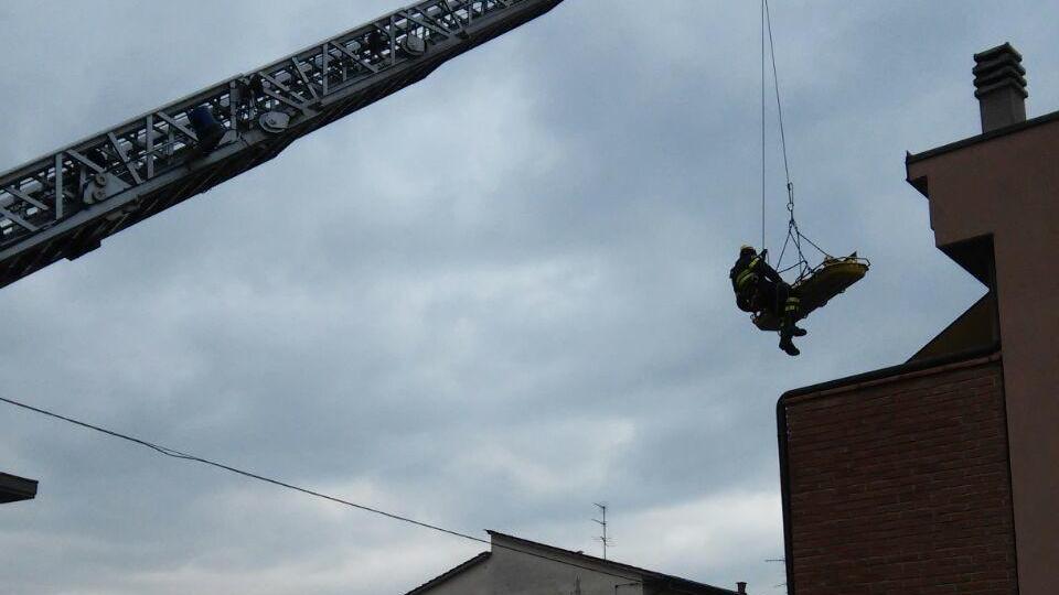 L'intervento dei vigili del fuoco a Galciana