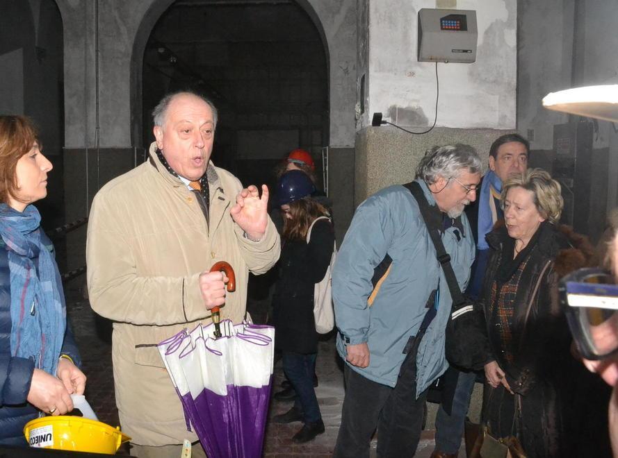 Le mani lisce, la moralità, la temuta “ fruga” all’uscita 