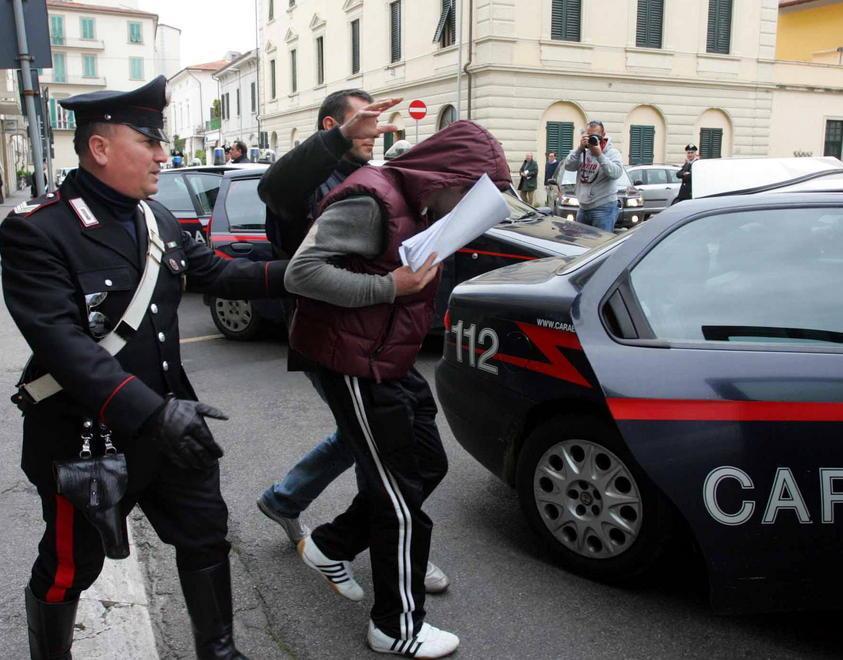 Anziano strangolato in casa il killer catturato a Empoli 