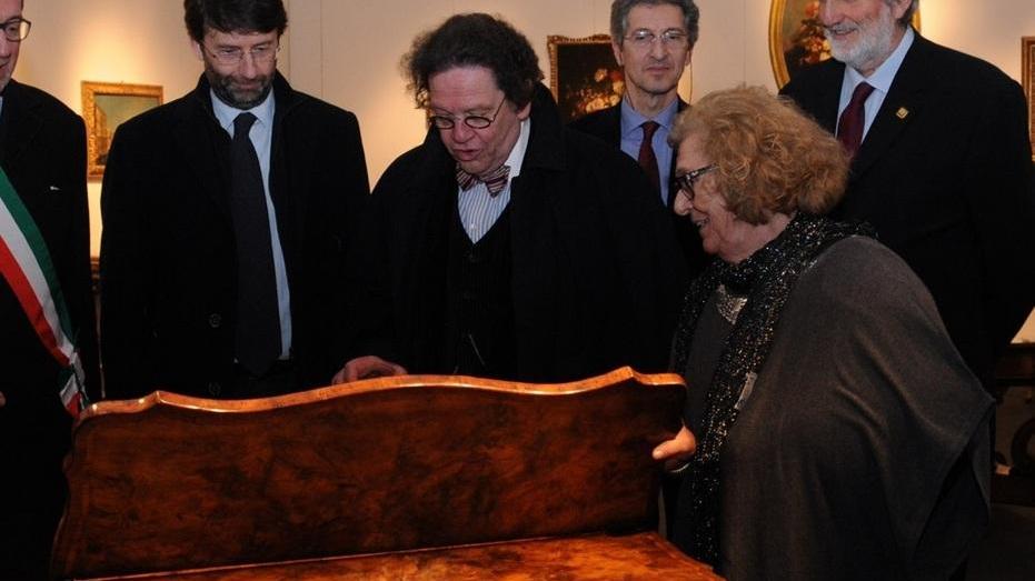 A Modenantiquaria pezzi rari e preziosi di galleristi reggiani