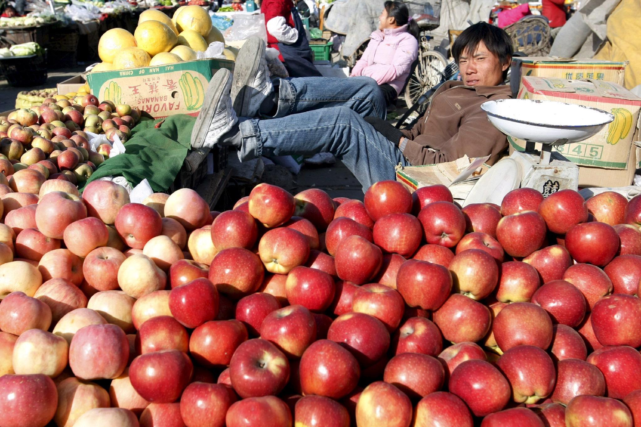 Vendita di frutta e verdura a Pechina 