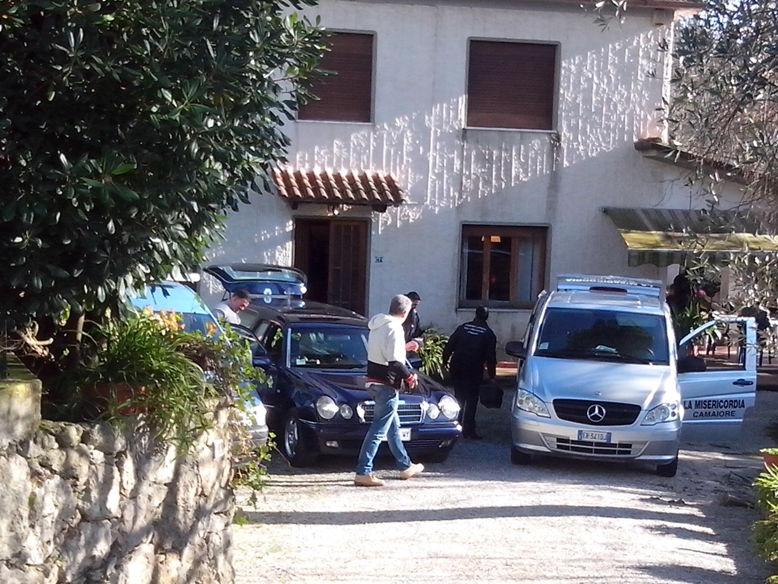 La casa dove è avvenuto l'omicidio suicidio