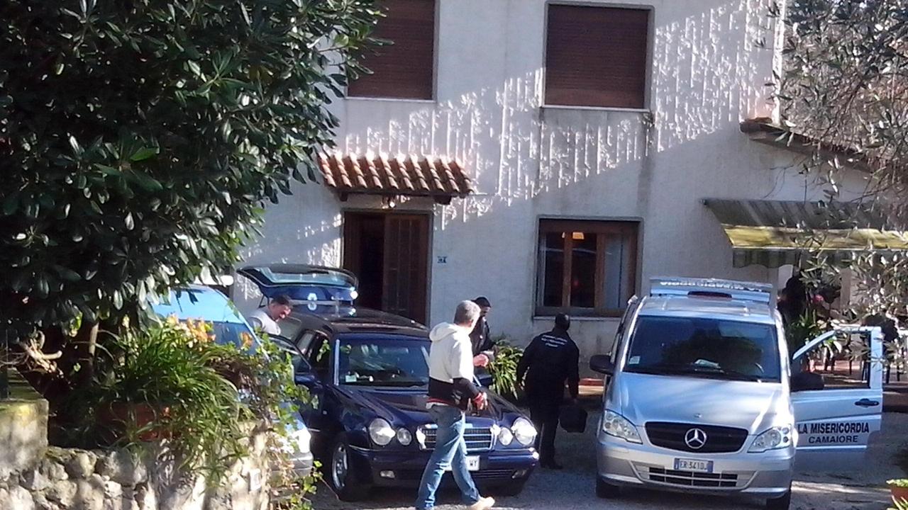 La casa dove è avvenuto l'omicidio suicidio