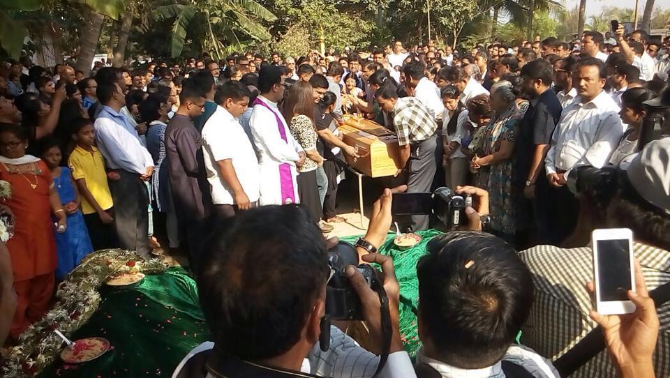 Un momento dei funerali di Russel Rebello in India