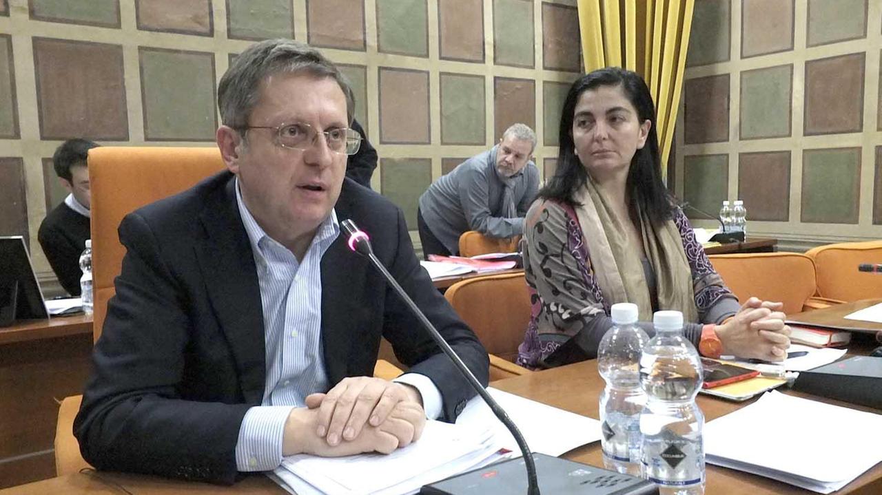 Il sindaco Filippeschi durante un consiglio comunale