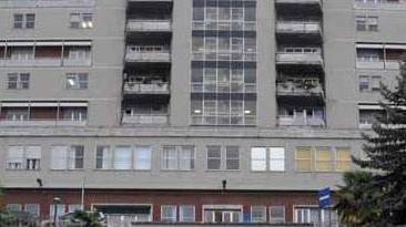 Litigio d’amore con il medico lei lo insegue urlando in reparto