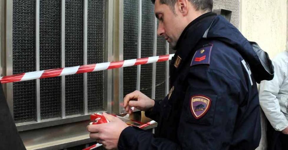 Paura all’alba evacuata palazzina per un incendio 