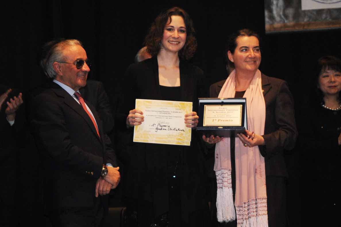 Galina Chistiakova (al centro) alla cerimonia di premiazione (foto Bf)