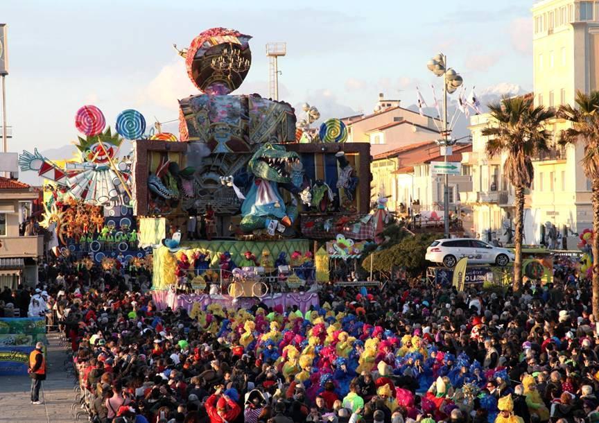 Cinquanta firme illustri per un nuovo Carnevale di Viareggio