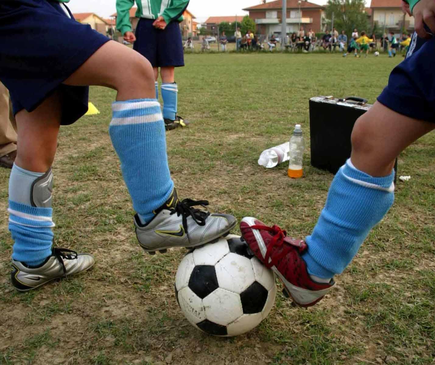 Calcio: aggredì l'arbitro che espulse il figlio, Daspo a papà-ultrà 