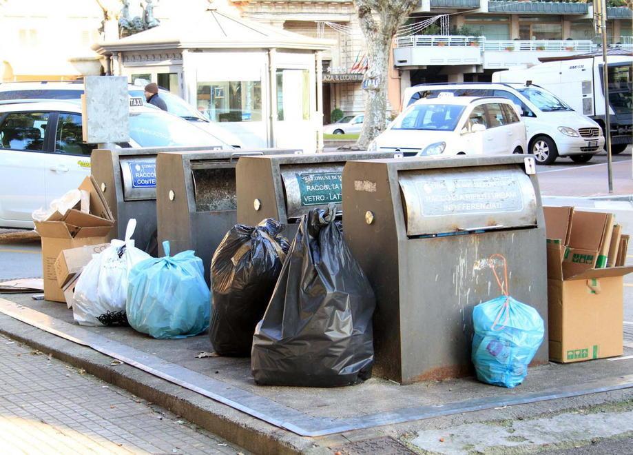 «Sulla raccolta rifiuti basta con le proroghe di contratto»