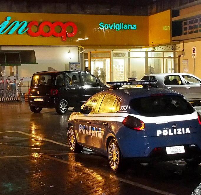 Il colpo alla Coop è stato ripreso dalle telecamere