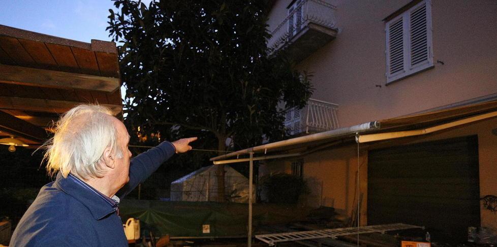 Pensionati rapinati in casa da tre banditi 