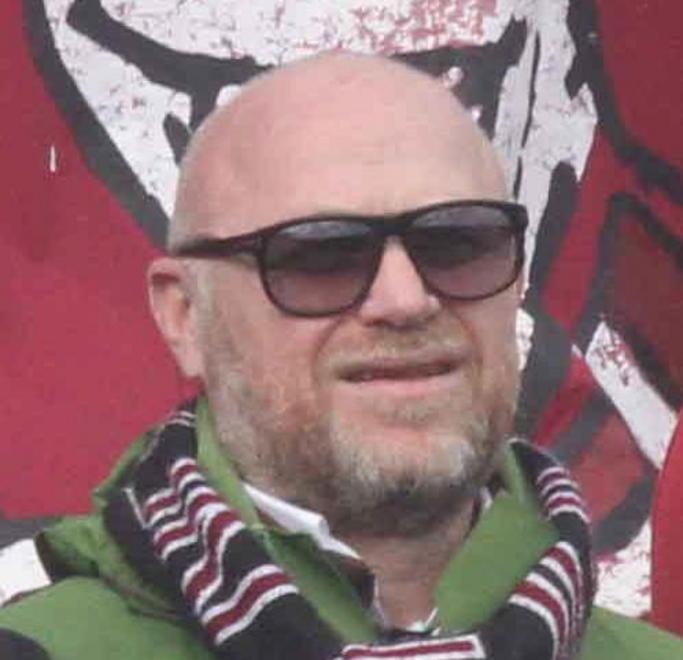E in curva nord spunta il sindaco con la sciarpa