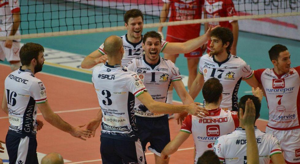 Modena Volley: la sveglia suona nel secondo set 