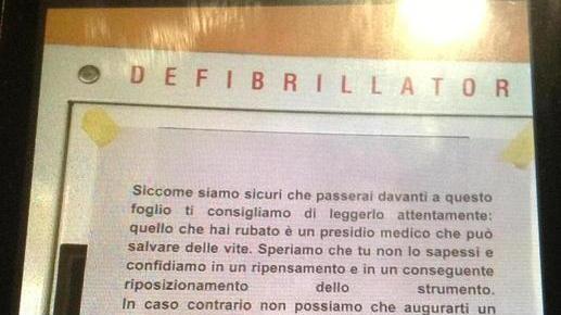 Rubano il defibrillatore alla Spes