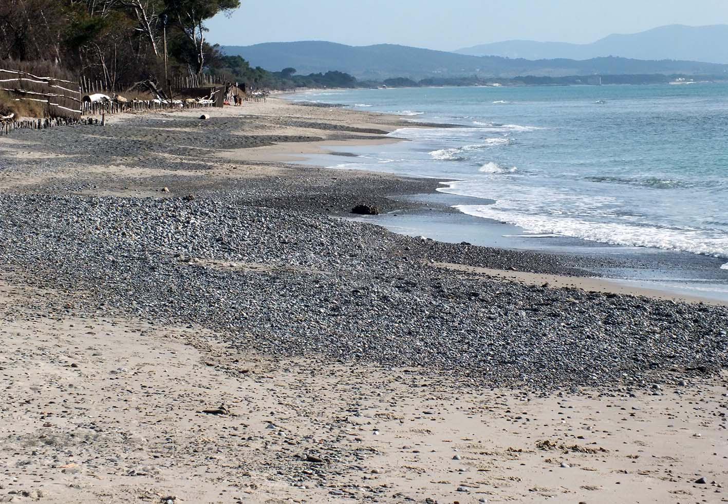 Sassi sulla spiaggia in Costa Est (foto PaBar)