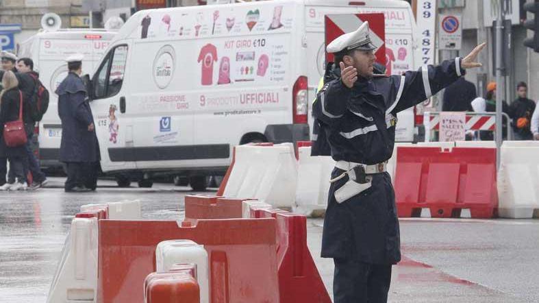Polizia municipale, oltre cento multe in un solo turno