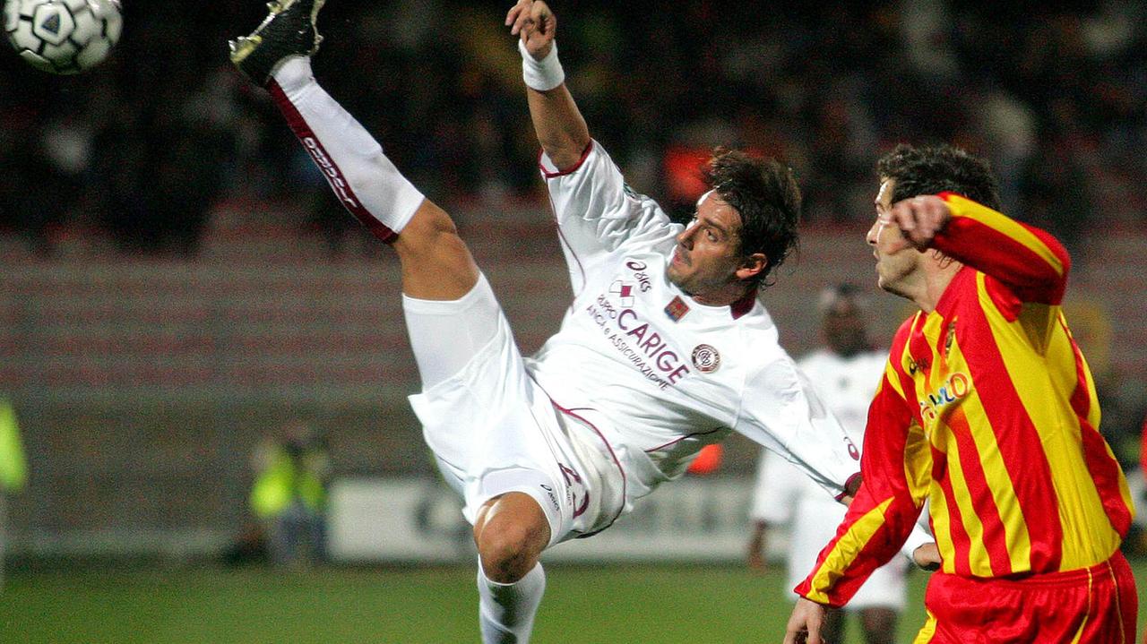Francesco Coco con la maglia amaranto