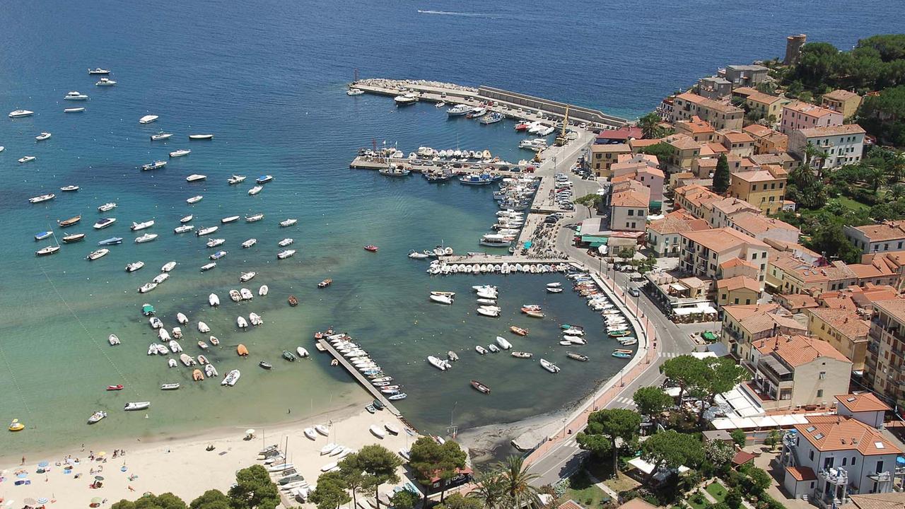 Una veduta di Marina di Campo (foto Giò Di Stefano)