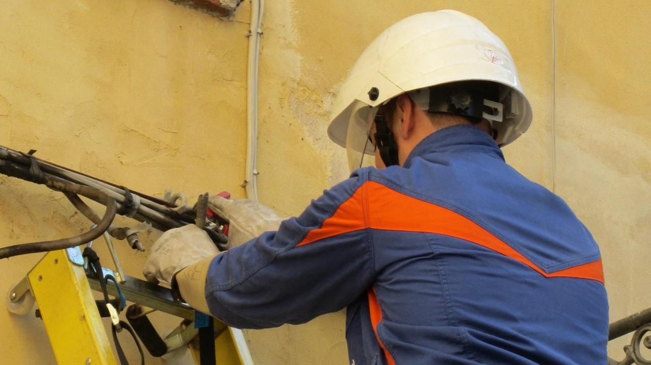 Intervento dell'Enel per decoro urbano e potenziamento del servizio elettrico