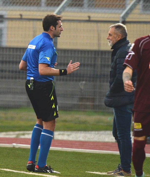 L'espulsione di Piero Braglia a Pontedera