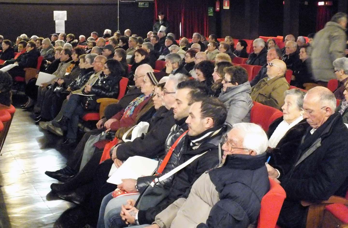 Un'assemblea dei soci Unicoop Tirreno
