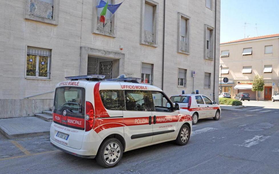 Sigarette a dei minori multati tre tabaccai 