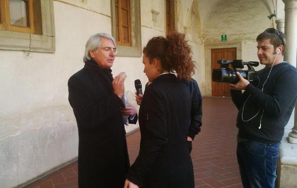 Le Iene si bevono Gaia: bollette in tv 