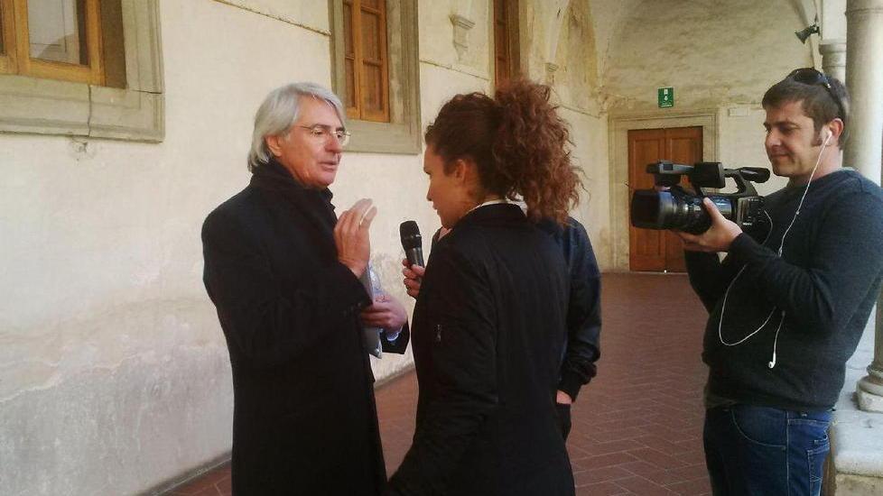 Le Iene si bevono Gaia: bollette in tv