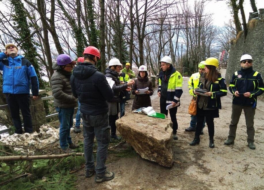 Controlli della Protezione civile sulla Pietra Altri massi a rischio di caduta sul Rifugio