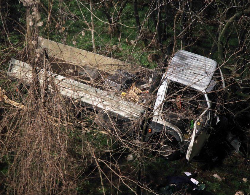 Esce di strada col furgone, è grave 