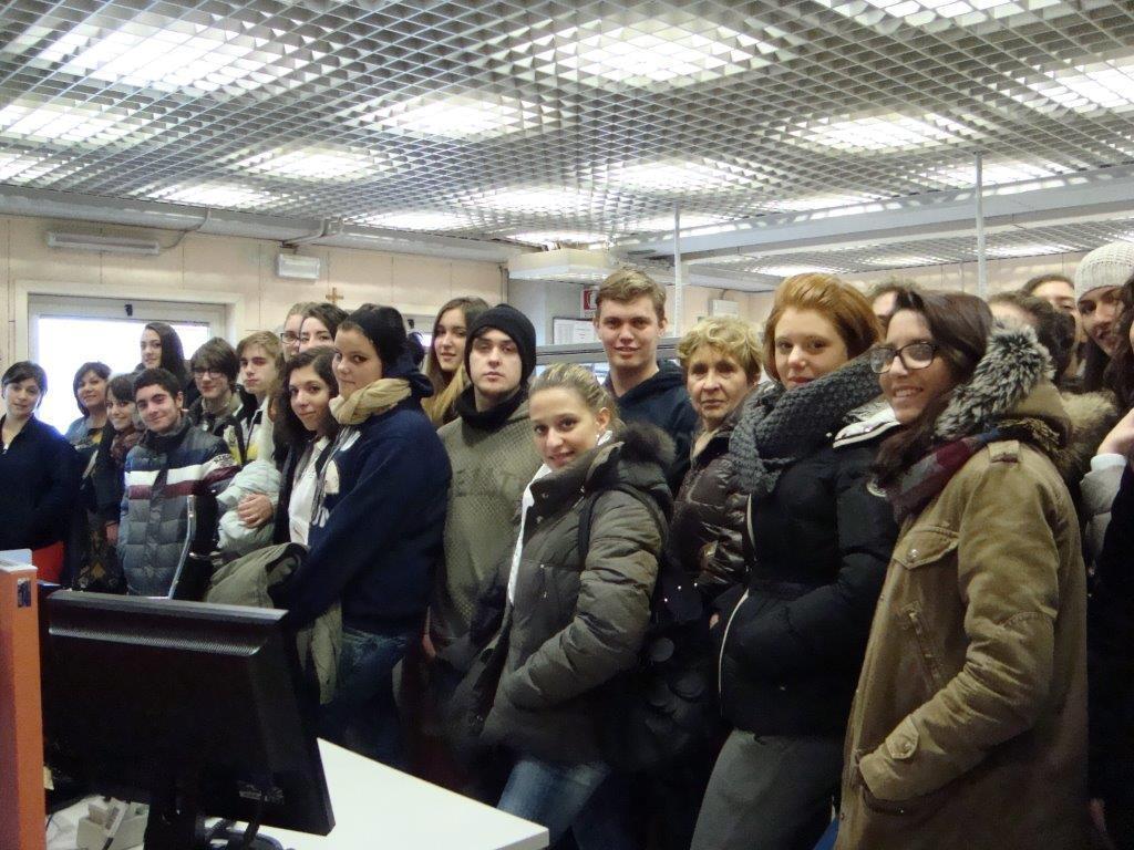 Studenti in visita alla sala operativa del 118