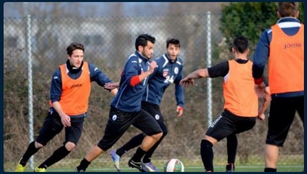 Caponi e compagni in allenamento (pisachannel.tv)
