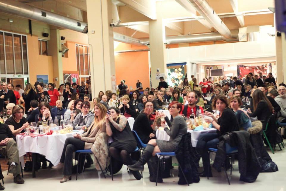 Centinaia di persone alla cena di beneficenza "Insieme per..." (foto Saveria fotografa)