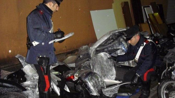 Il giovane è accusato anche di far parte di un traffico di moto rubate e ricettate