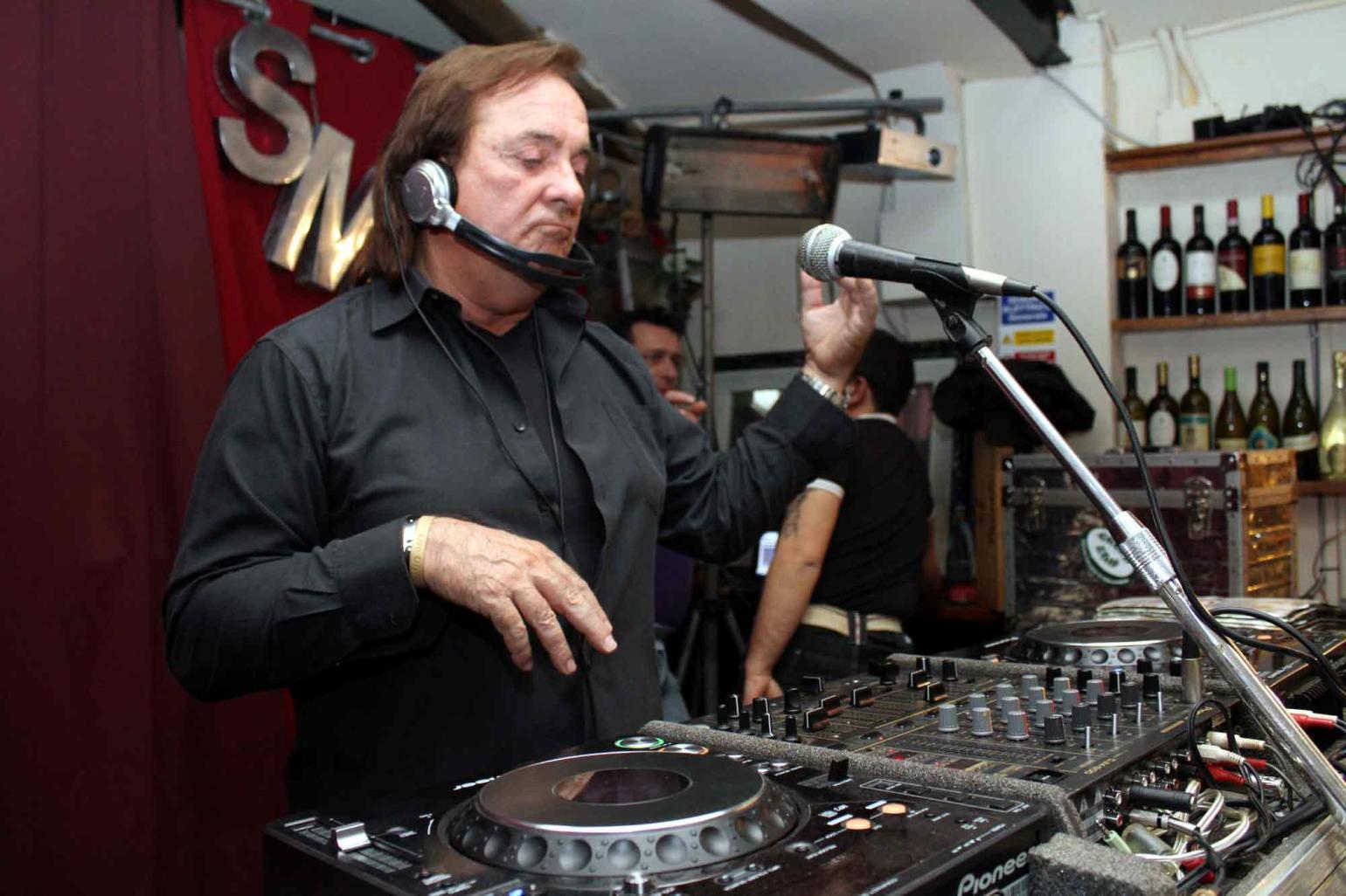 Il dj Riccardo Cioni