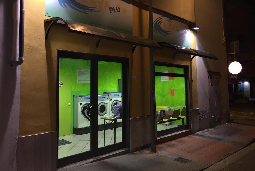 Ladri maldestri, blitz fallito in lavanderia