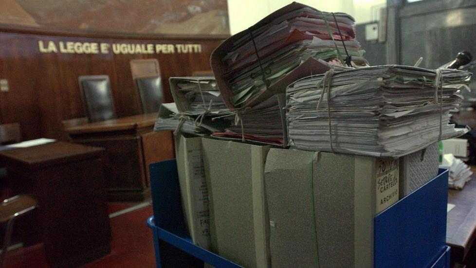 Patteggia consulente tributaria fece sparire i soldi di tre clienti 