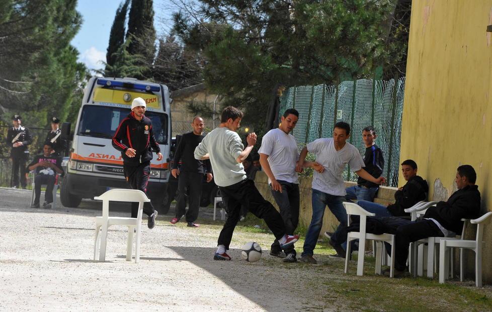 Il leader del Carroccio contro gli esuli 