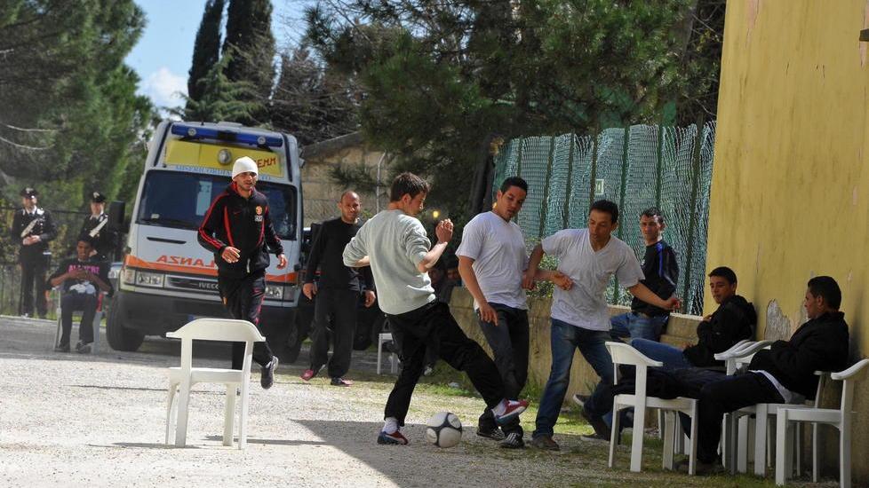 Il leader del Carroccio contro gli esuli