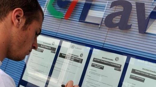 Disoccupati “cronici” e forte aumento dell’emergenza casa