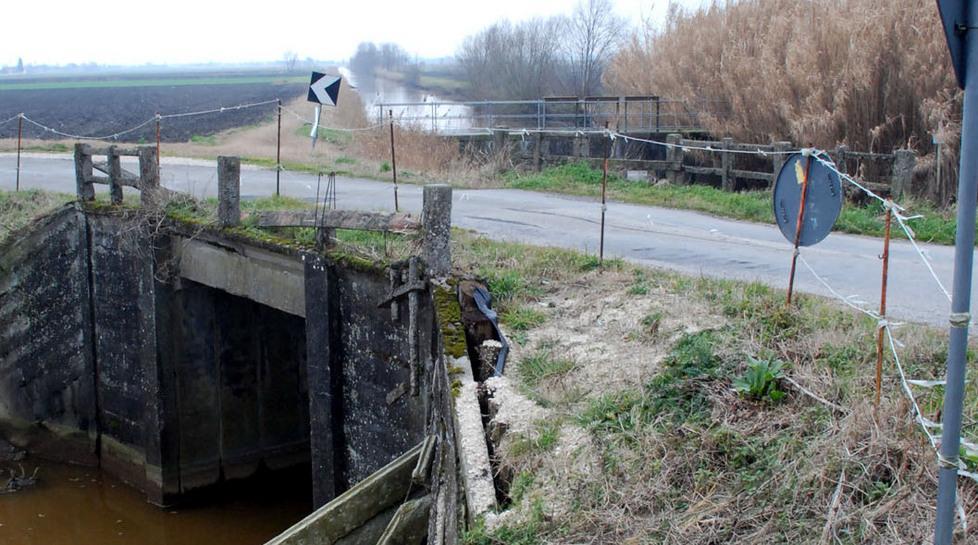 Troppo pericoloso Chiuso al traffico il ponte ‘Ovaretta’ 