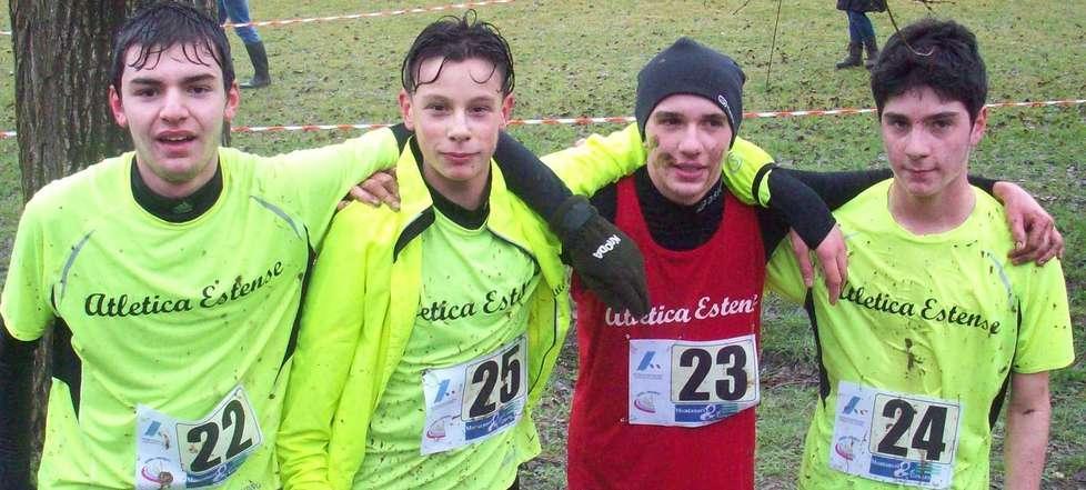 L’Atletica Estense riesce a brillare nel fango di Imola 