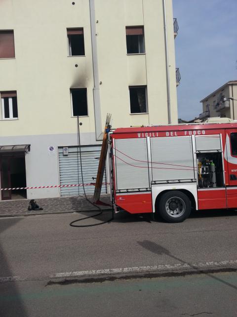 I  vigili del fuoco in via San Francesco