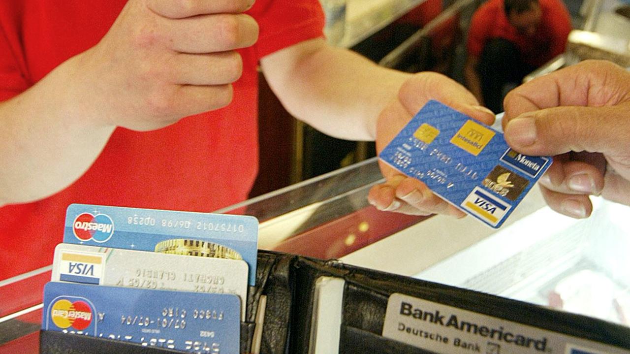 Presa la "maga" dei bancomat... Non suoi