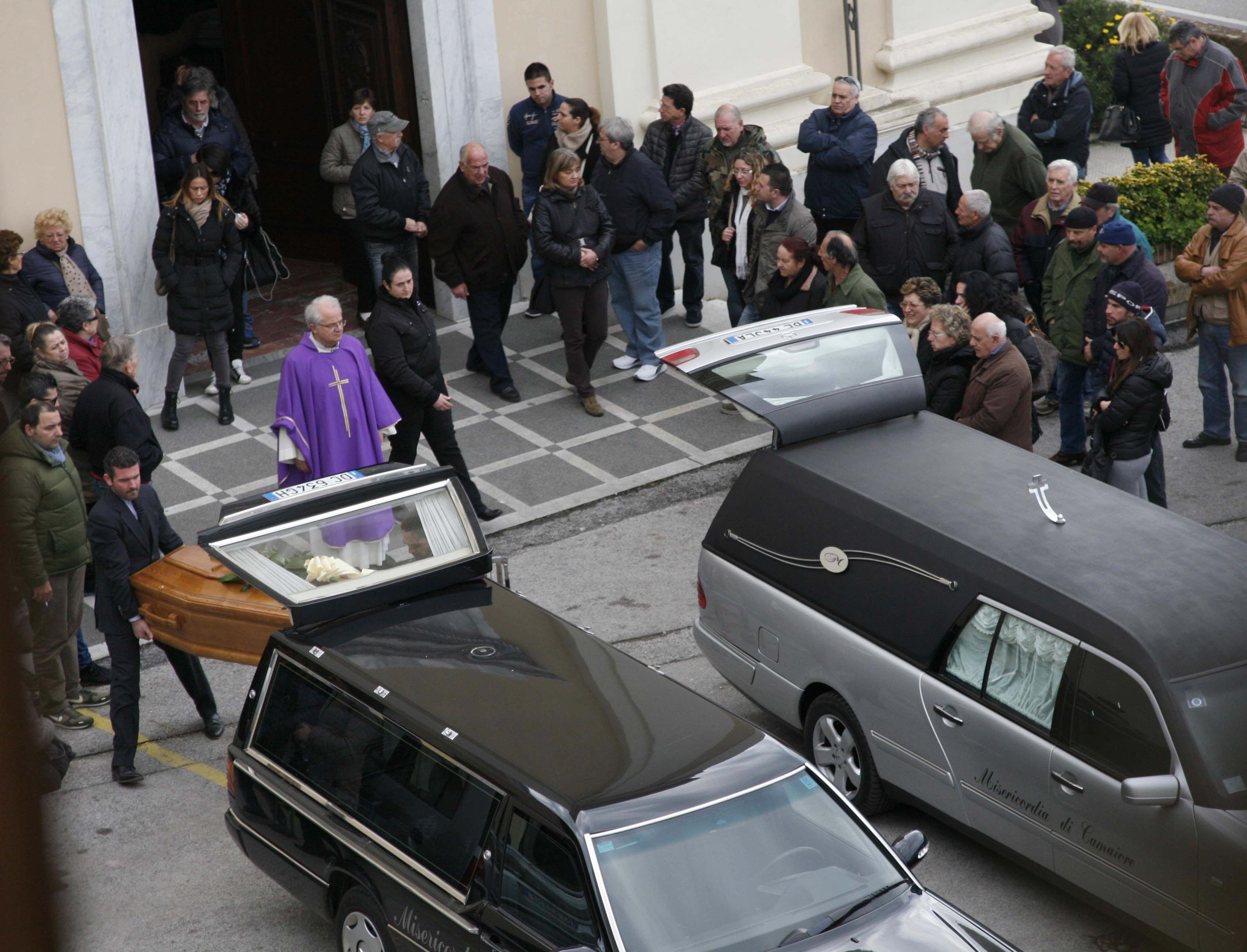 I funerali di Andrea Bresciani e della madre Maria Palmerini