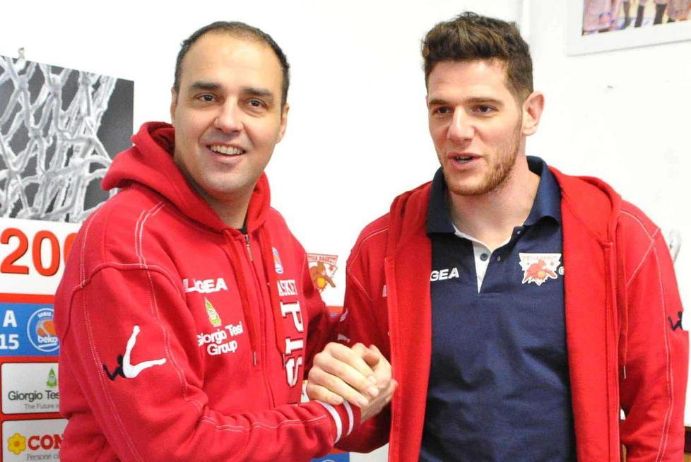 Coach Paolo Moretti e Valerio Amoroso, gli ex Bologna del Pistoia Basket