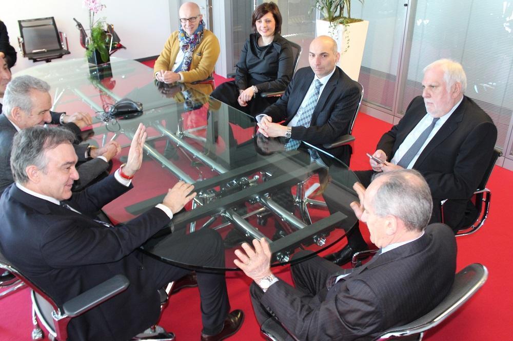 Un momento dell'incontro tra gli imprenditori conciari e il governatore Enrico Rossi