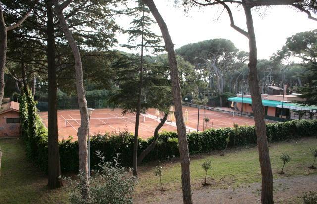 Una veduta del tennis club di Castiglioncello